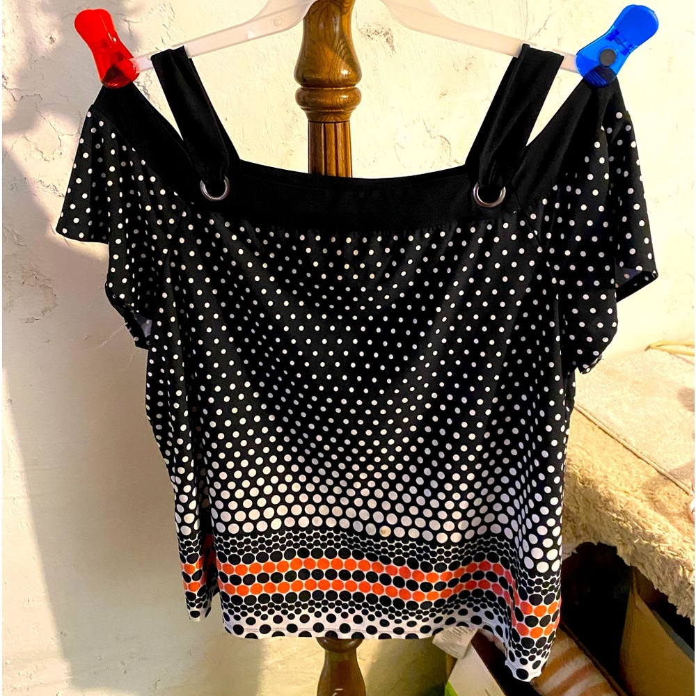 Ladies cold shoulder strappy top 2X